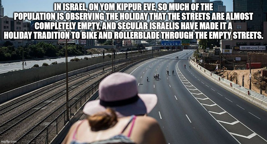lane - In Israel, On Yom Kippur Eve, So Much Of The Population Is Observing The Holiday That The Streets Are Almost A Completely Empty, And Secular Israelis Have Made It A Holiday Tradition To Bike And Rollerblade Through The Empty Streets. 9654990,000e00