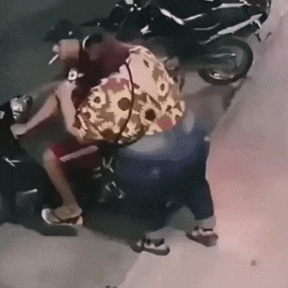 Fails - fat girl on motorbike