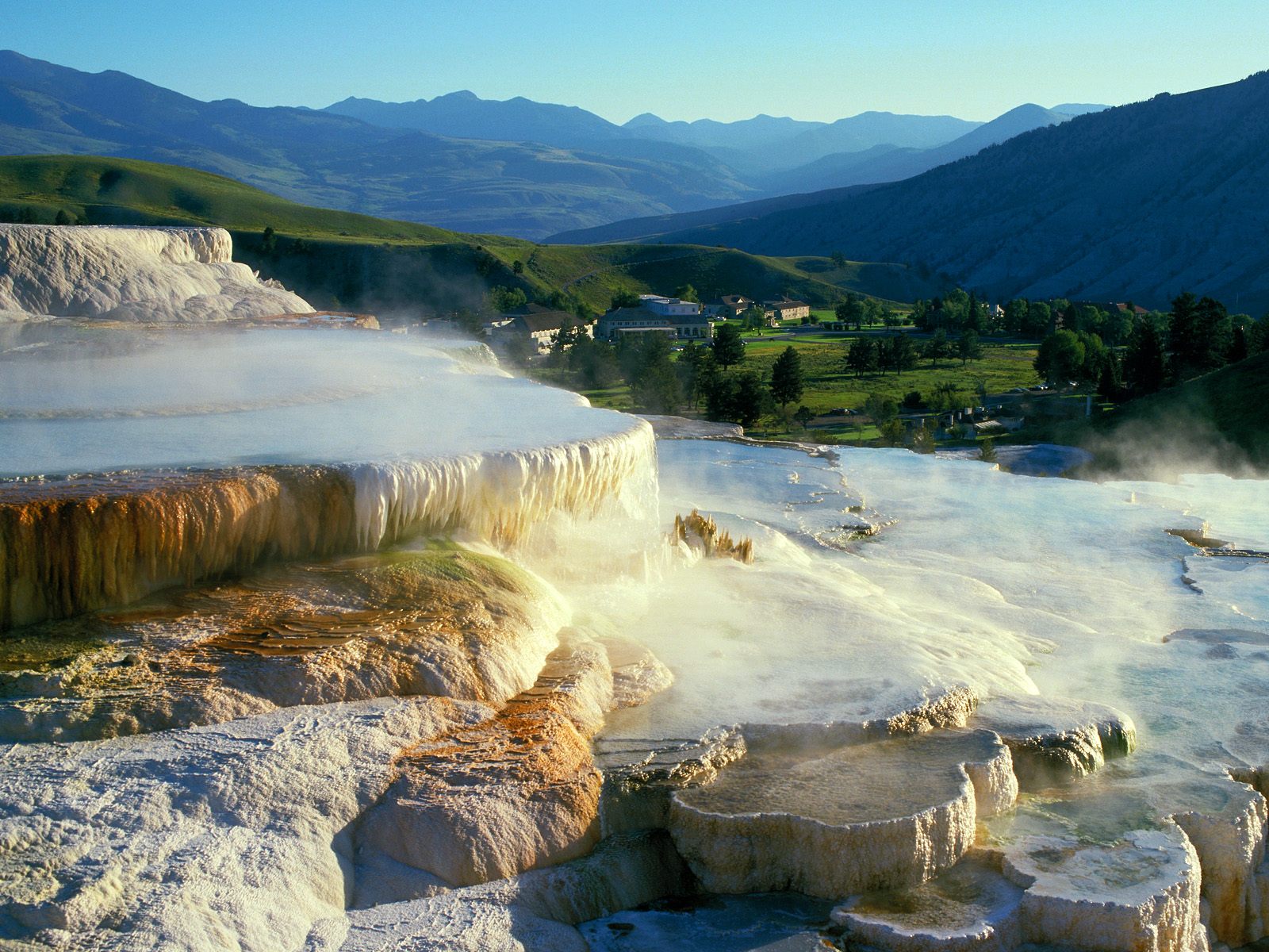 cool pics and memes - yellowstone national park - H