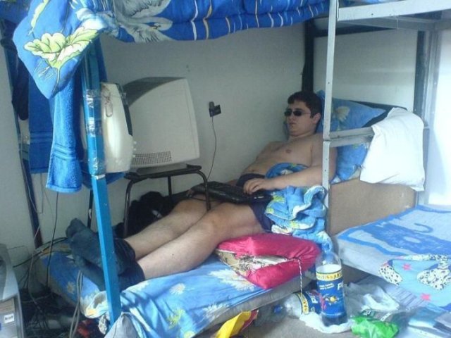 computer in bed setup