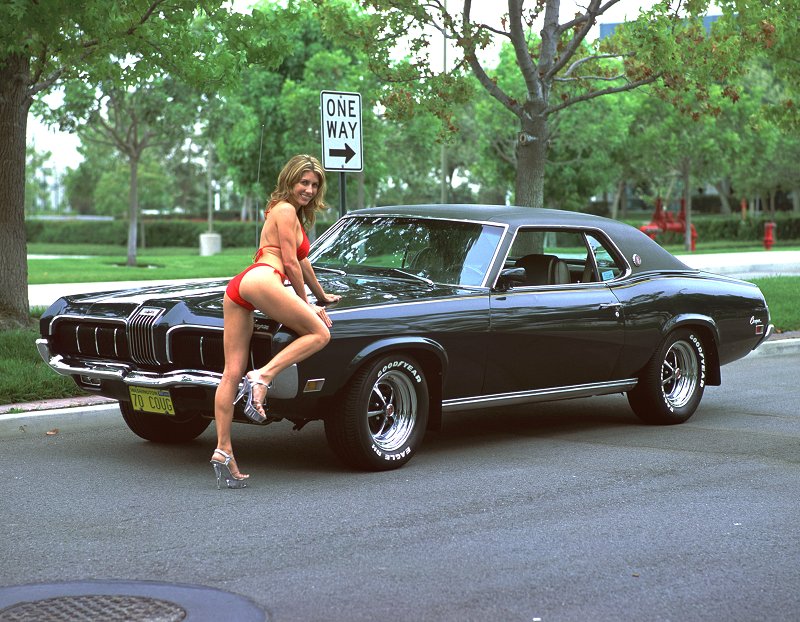 Muscle Car Babes