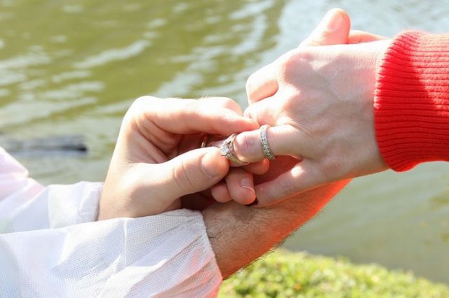 Husband Finds Wife's Ring in 9 Tons of Garbage