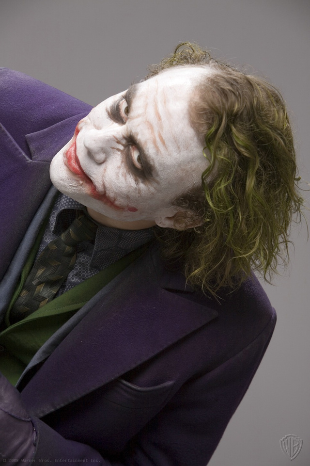 Astounding collection of lost Dark Knight promo images