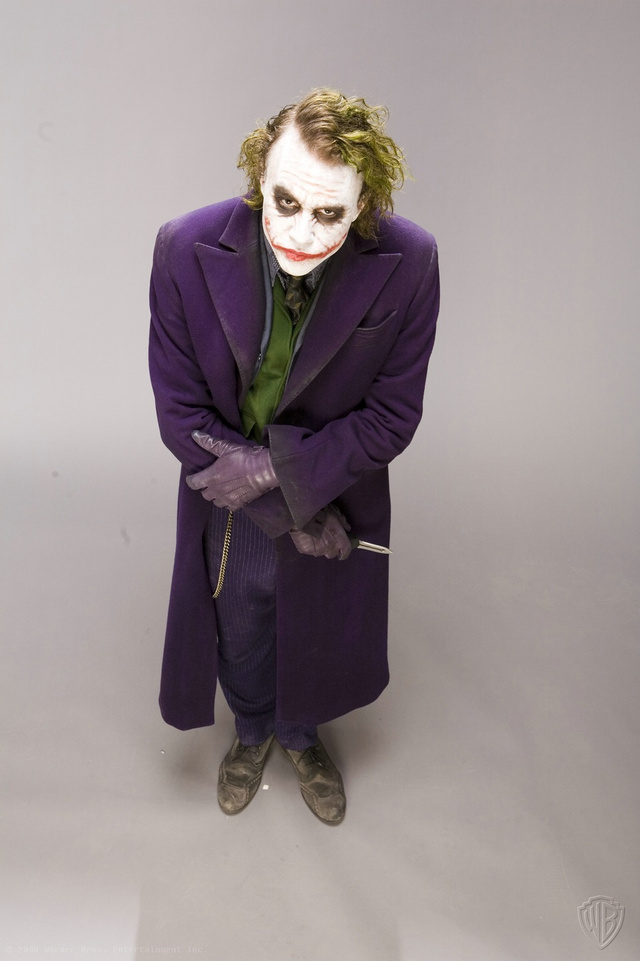 Astounding collection of lost Dark Knight promo images