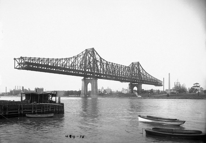 Queensboro Bridge under construction, on August 8, 1907.