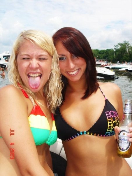 real hot girls in swimsuits!