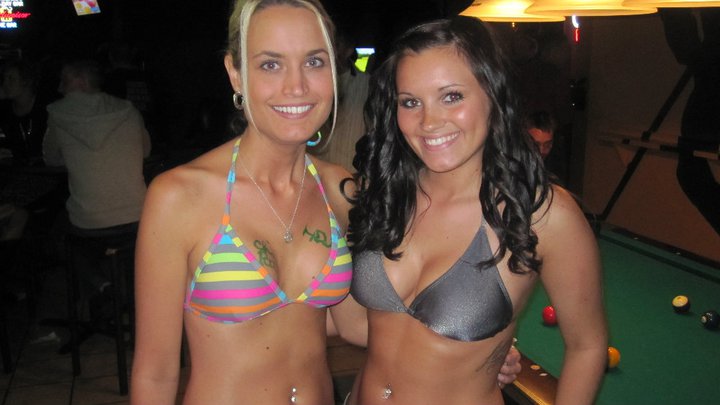real hot girls in swimsuits!