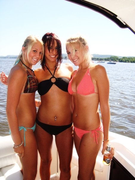 real hot girls in swimsuits!