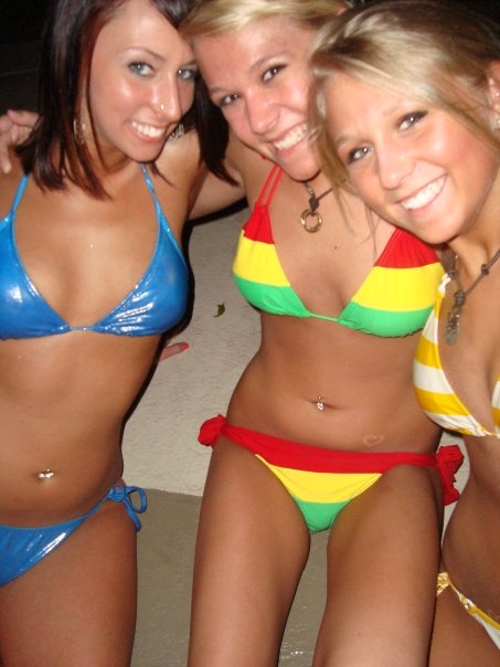 real hot girls in swimsuits!