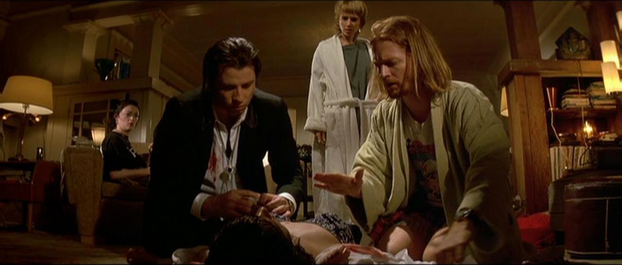 The shot of Vincent plunging the syringe into Mia's chest was filmed by having John Travolta pull the needle out, then running the film backwards