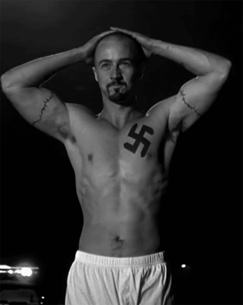 Edward Norton lost 17-20 pounds for this role after having to beef up tremendously for his role as a Neo-Nazi skinhead in American History X. Norton achieved this form by running, taking vitamins and just ignoring the on-set catering.