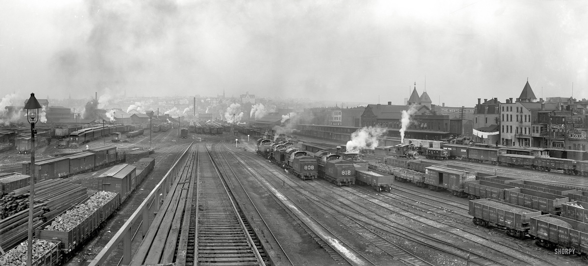 1900  Scranton , Pennsylvania . " Delaware , Lackawanna , and Western Railroad yards"