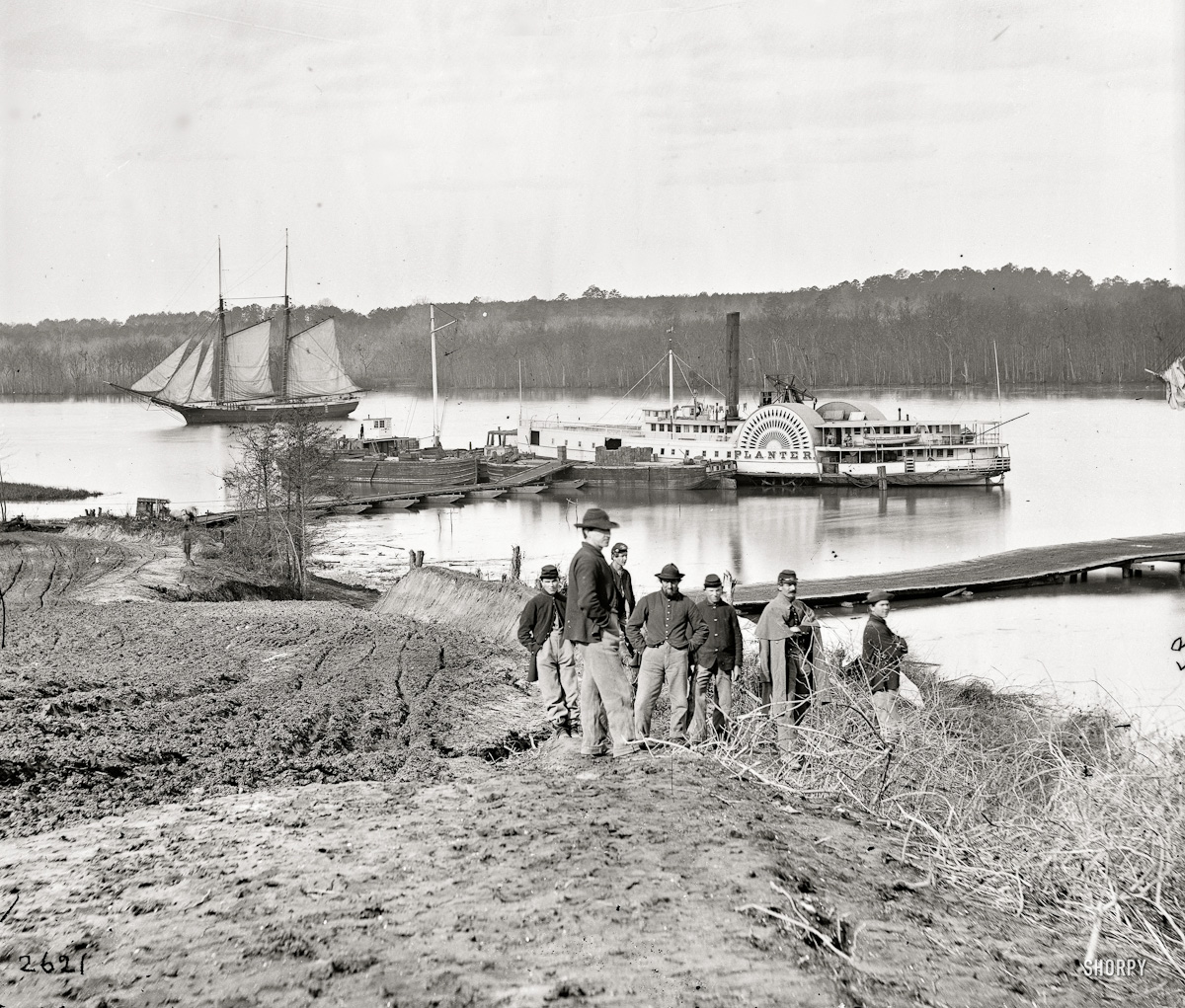 004  1865  " City Point , Virginia vicinity. Medical supply boat Planter at General Hospital wharf on the Appomattox "