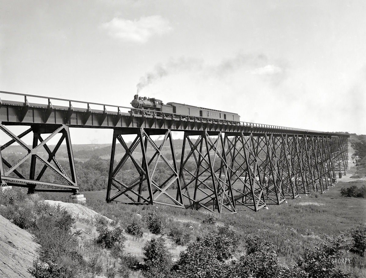 030  1902  Iowa . "Chicago  North Western Railway " steel viaduct over Des Moines River "  William Henry Jackson