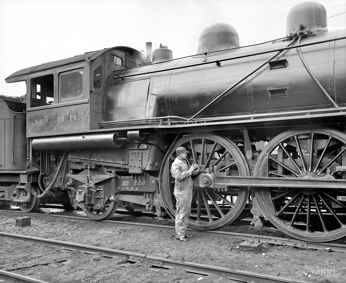 035  1904  " Michigan Central Railroad. Oiling up before the start"