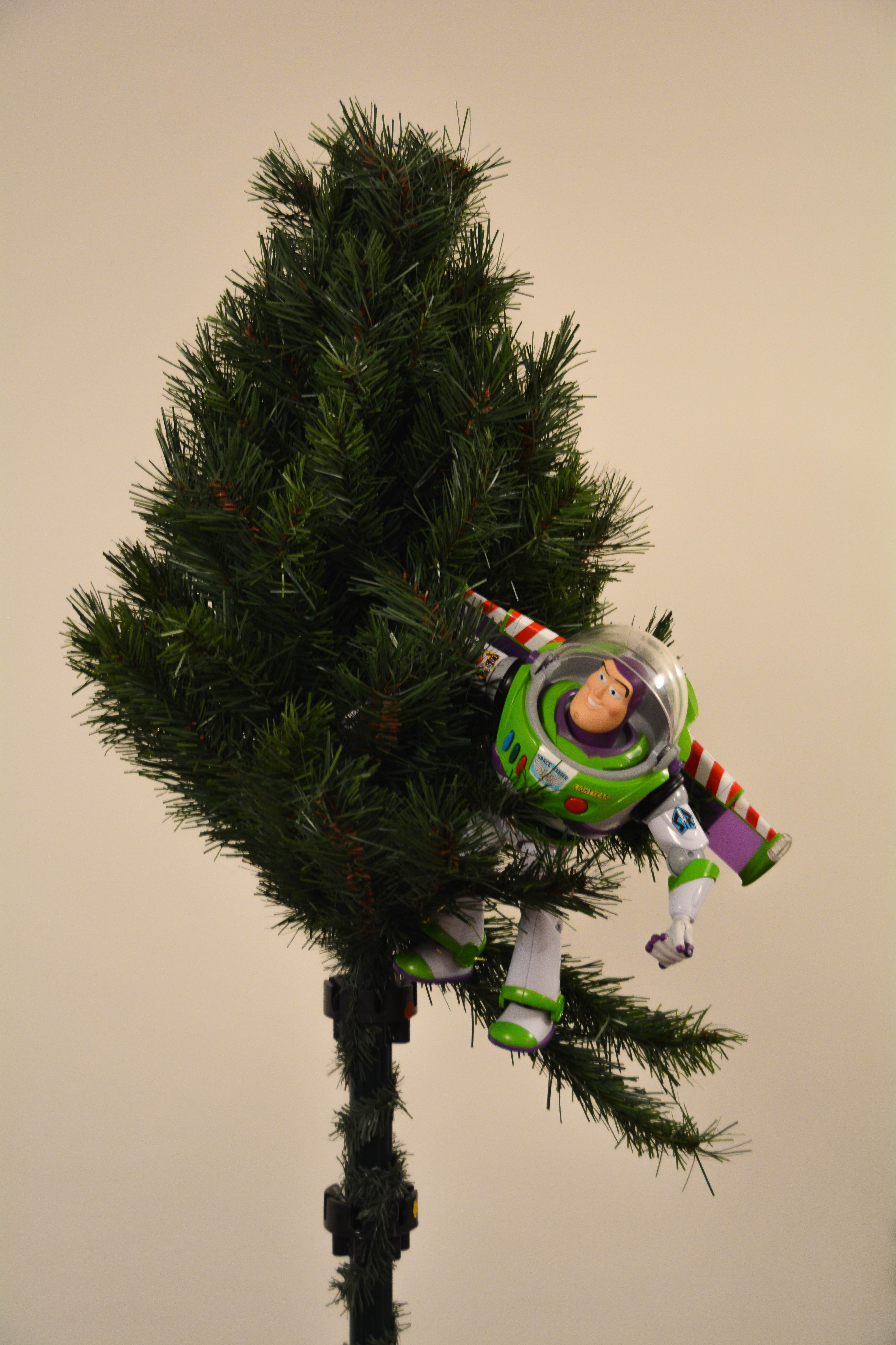Toy Story Characters Put Up A Christmas Tree