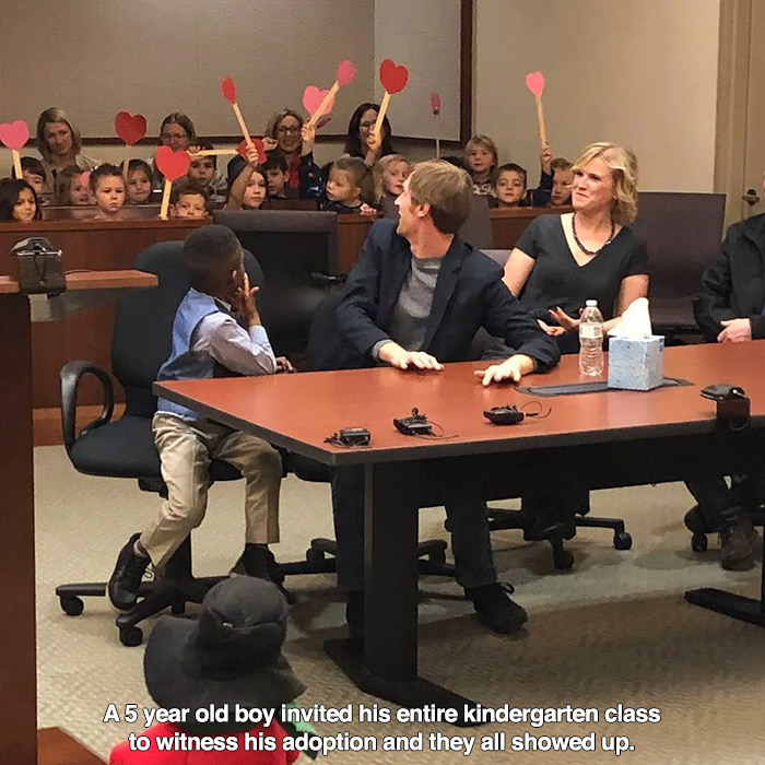feel good friday wholesome memes - kid invites kindergarten class to adoption - Da A 5 year old boy invited his entire kindergarten class to witness his adoption and they all showed up.
