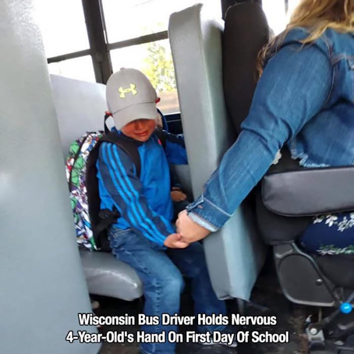 wholesome memes - school bus crying - Wisconsin Bus Driver Holds Nervous 4YearOld's Hand On First Day Of School