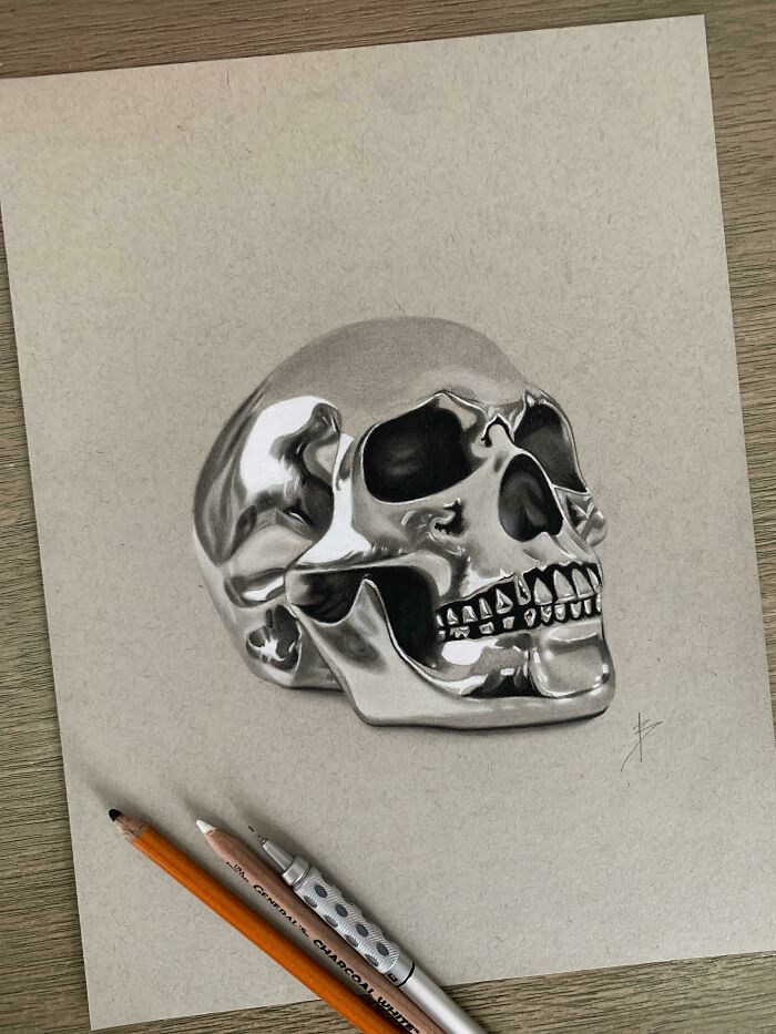 A chrome skull drawing by <a href="https://www.reddit.com/user/BensDrawings/" target="_blank">BensDrawings</a>.
