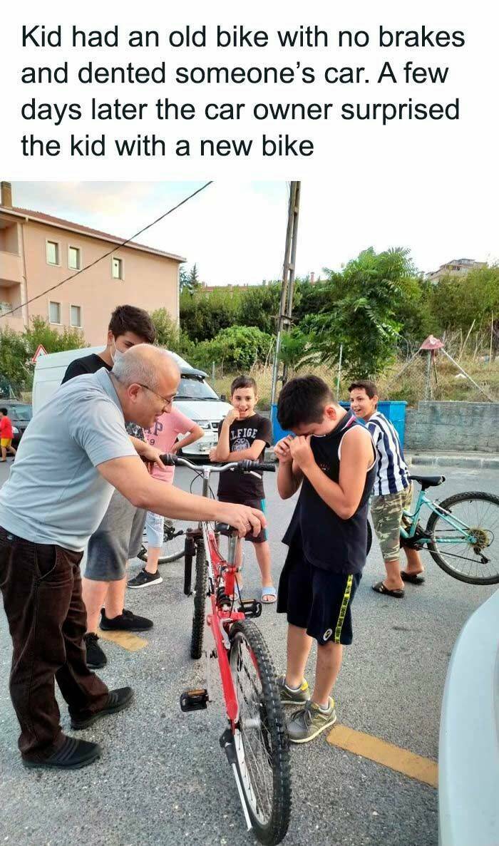 wholesome pics - bicycle accessory - Kid had an old bike with no brakes and dented someone's car. A few days later the car owner surprised the kid with a new bike Lfige 45