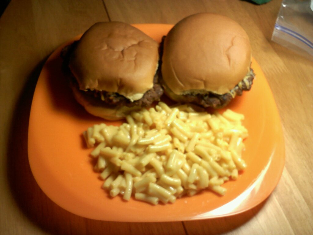 Cheese burgers with mac  cheese