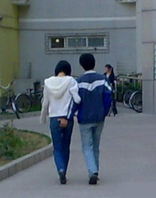 Naughty Behavior Of Couples In The Street