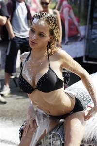 hot girls washing cars