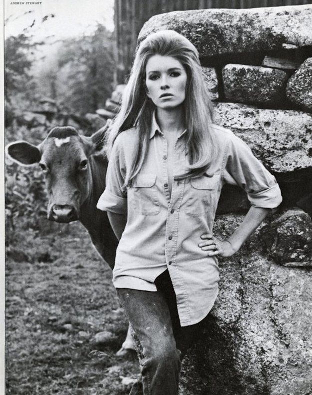 Martha Stewart used to be a fashion model.