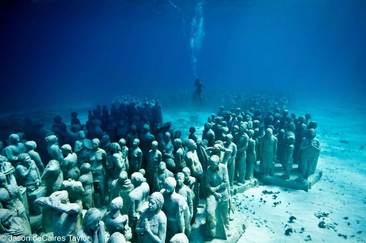 Crazy Underwater Sculpture Art 2