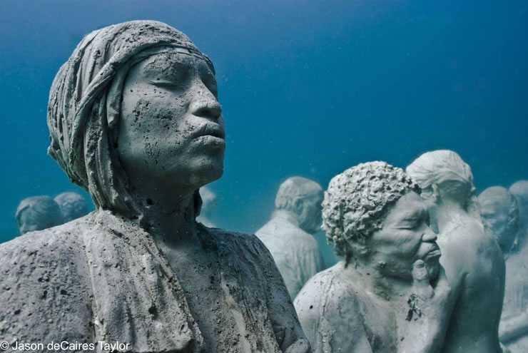 Crazy Underwater Sculpture Art 2
