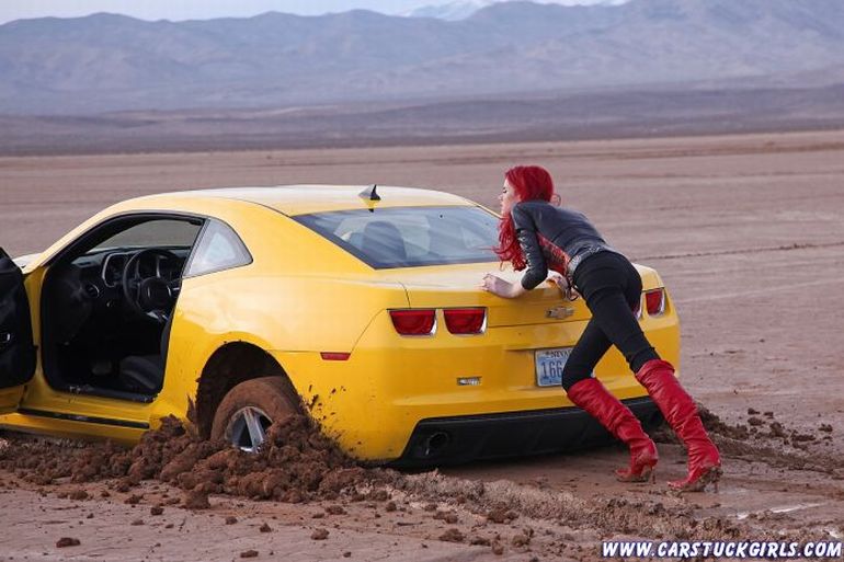 Dumb Hotties With Their Cars Stuck