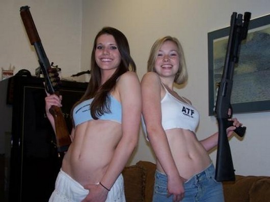 Hot Girls With Guns
