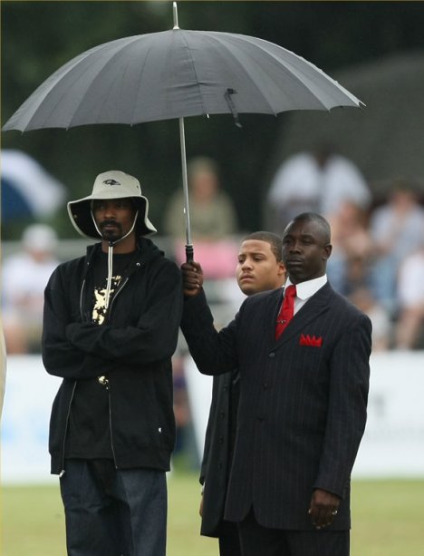 I want to be rich enough to have my own umbrella butler. 