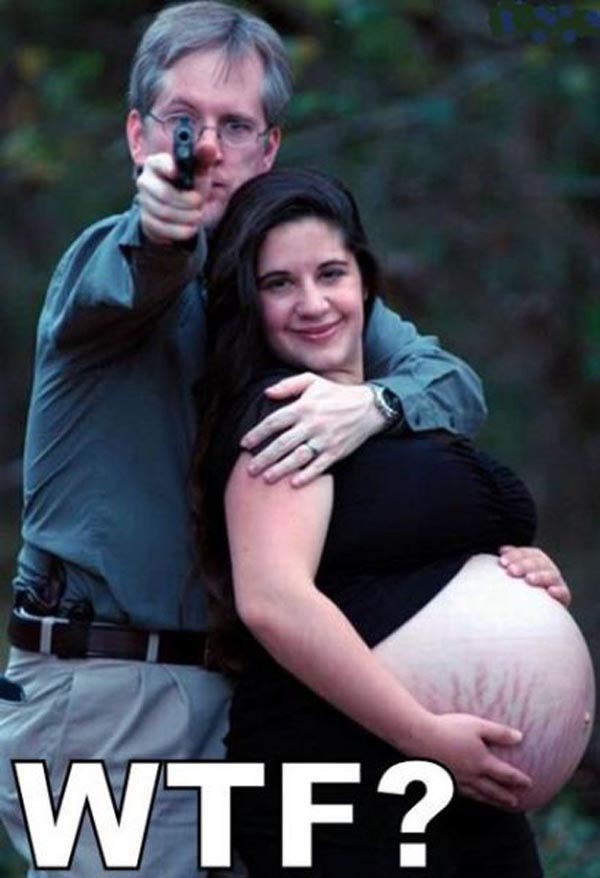 22 Ridiculously Awkward Pregnancy Photos