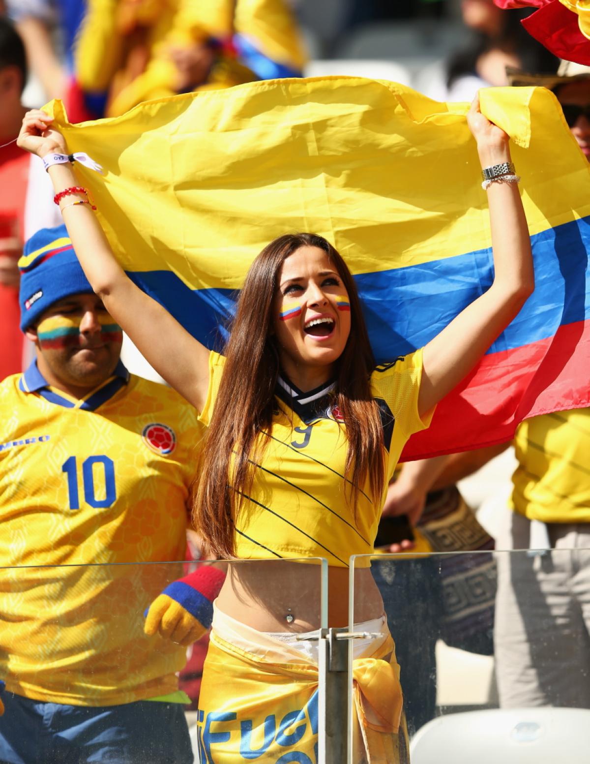 Photo Album || Sexiest Random Female Fans At The FIFA 