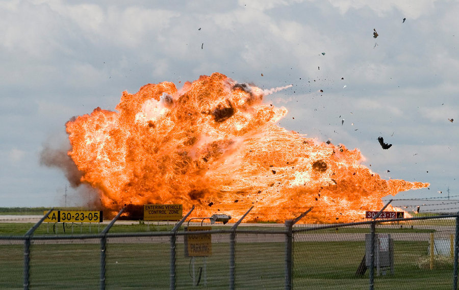 Amazing F18 Crash