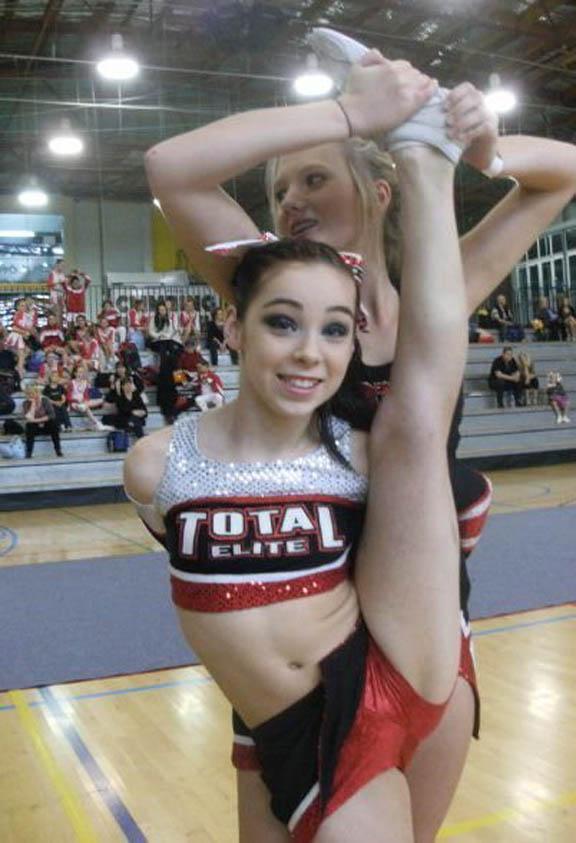 Real Cheerleader Flashing Pussy