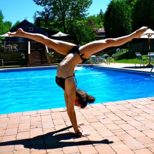 Hand stand and splits in the air!