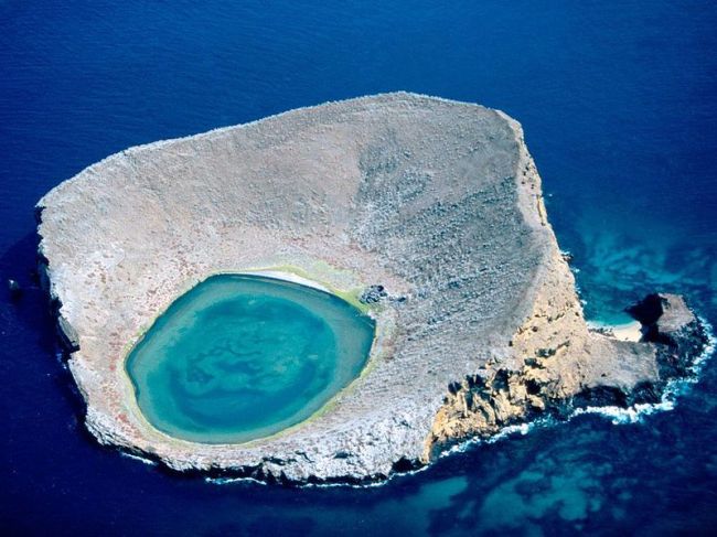 random pic blue lagoon ecuador