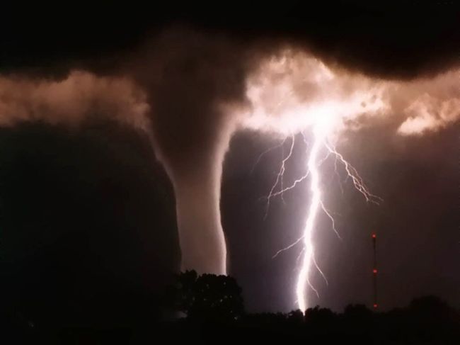 random pic severe thunderstorm tornado