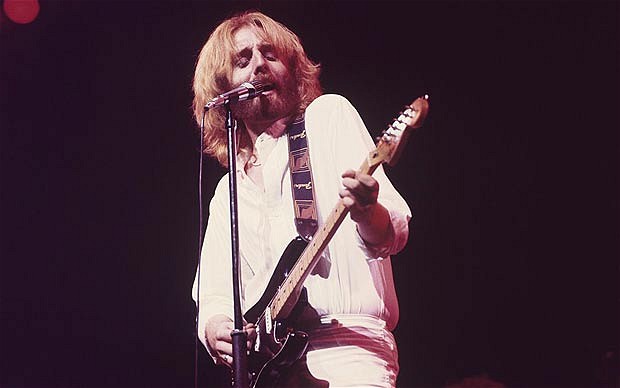 Andrew Gold, who has died aged 59, had three middle-of-the-road British chart hits in the late 1970s, beginning with Lonely Boy, which reached No 11 in April 1977.