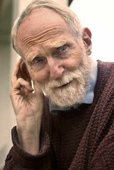 Character actor Roberts Blossom, who played the white-bearded neighbor Old Man Marley in the movie Home Alone, has died at age 87 in Southern California on July 14, 2011.