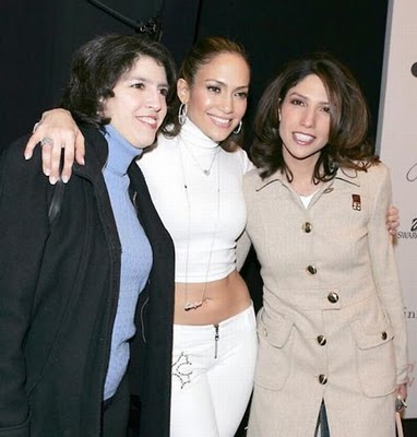 Jennifer Lopez and her sisters Lesley and Linda 