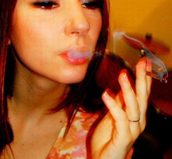 Hotties Getting High toke 2