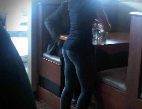 Best of Chicks In Yoga Pants