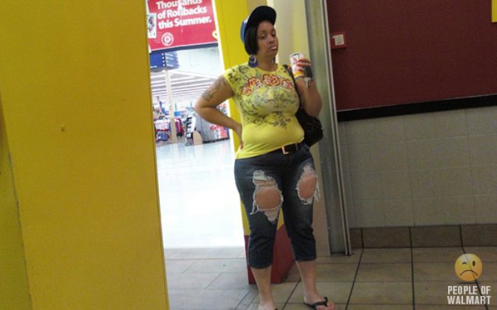 Another one of those beautiful Walmart People NOT ....check out the bottom of her legs too ... 