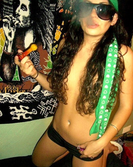 girlie girls with weed