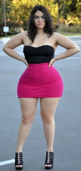 Extremely Curvy Girls