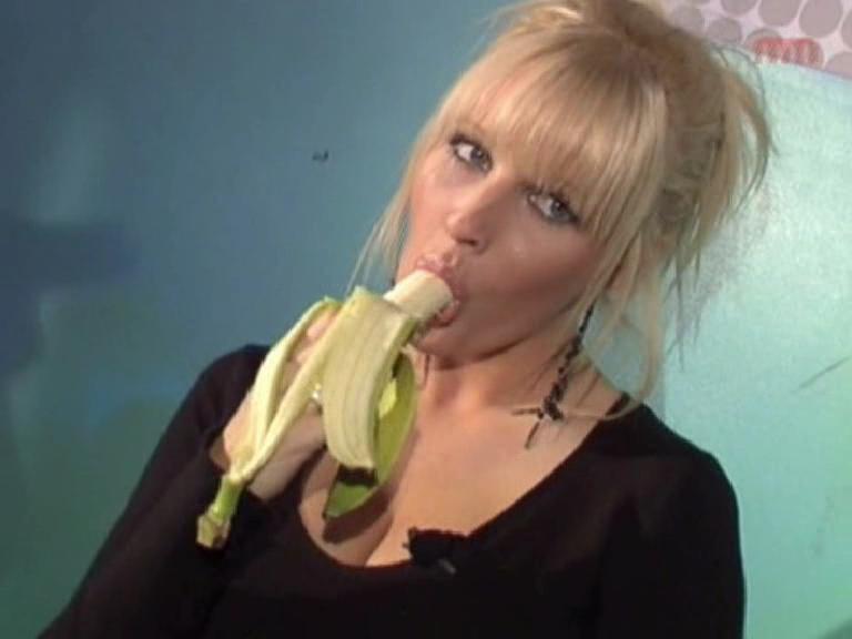 Girls eating bananas