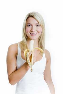 Girls eating bananas